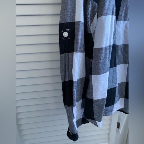 Super soft Tommy Hilfiger black and white plaid flannel shirt - Picture 4 of 5